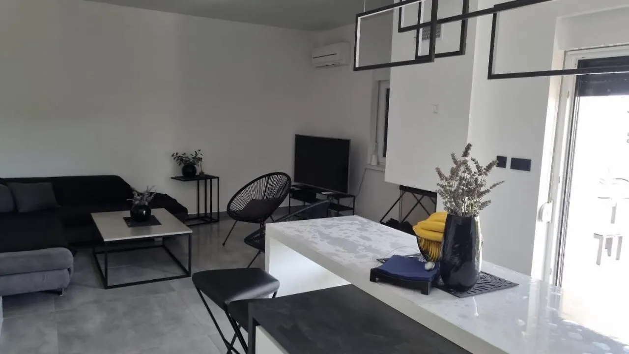 Vacation House Marton - Mandre, Pag Kolan 0*,  Croatia